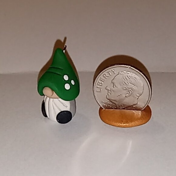 🎯 10 for $10 / Gnome Charm - Picture 2 of 2